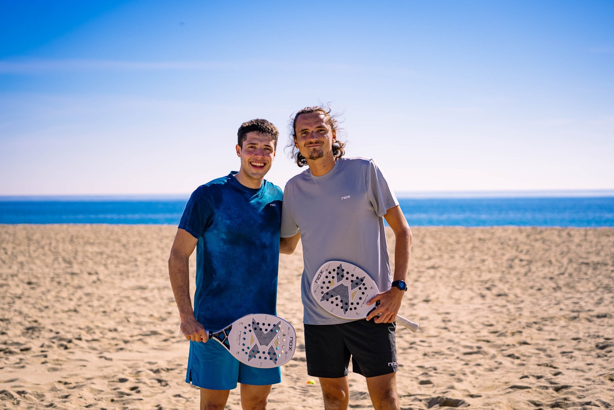 Agustín Tapia se une al número 1 del mundo de beach tennis, Nico Gianotti, en su estreno en la arena - NOX