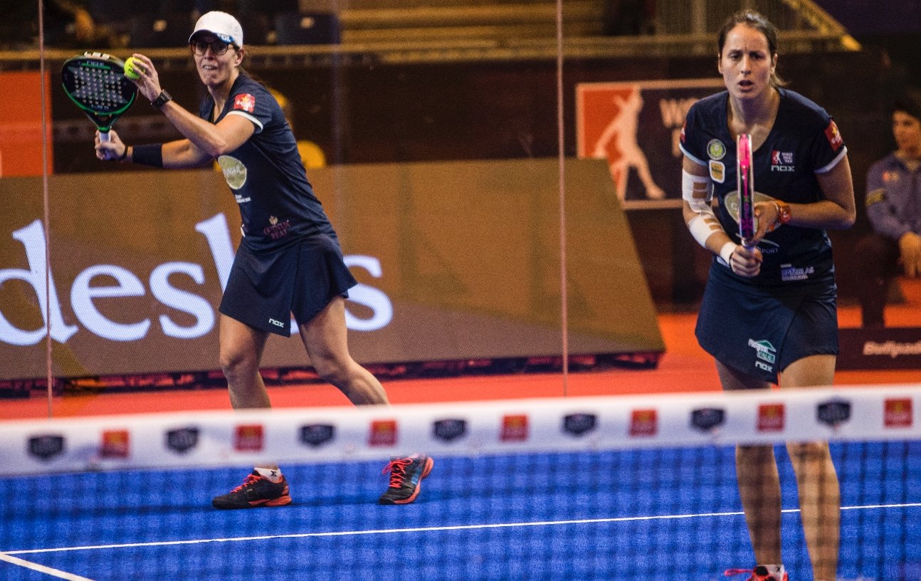 PRETEMPORADA DE LUCIA SAINZ Y GEMMA TRIAY - NOX